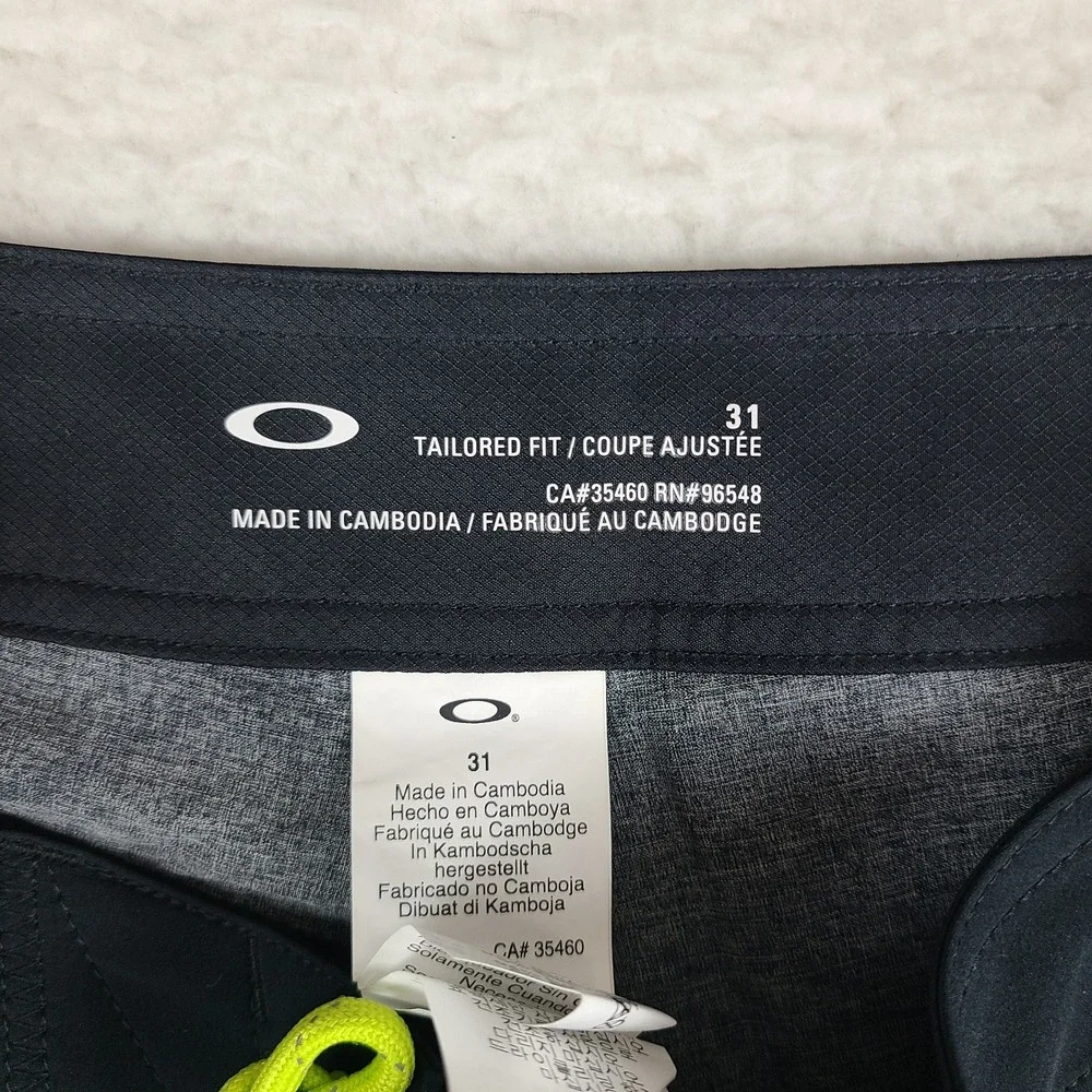 Oakley Board Shorts Men 31 Blue Striped Tailored Fit 10